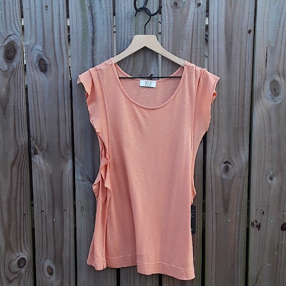 NEW - Mila Orange Loose T-Shirt - Size Medium